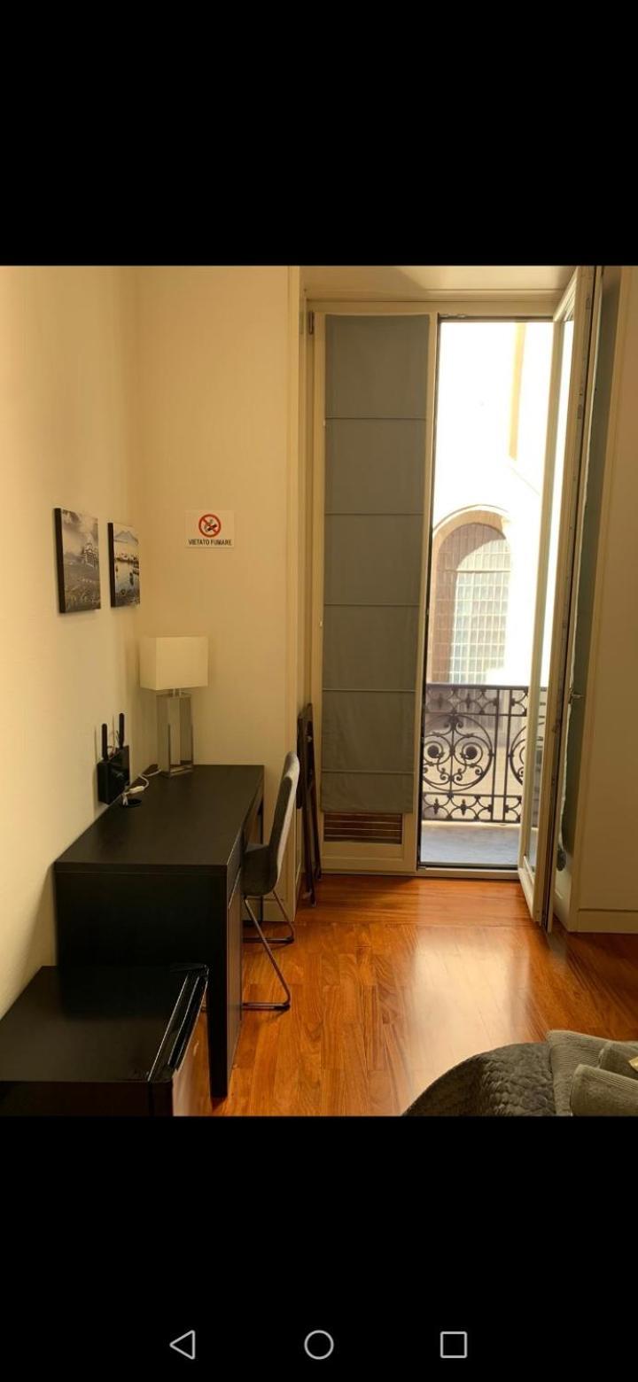 Mimmu Couette-café Naples